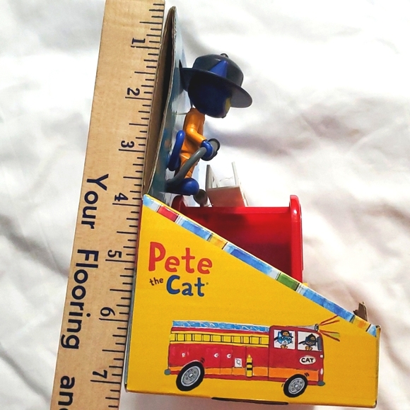 : NWT Pete the Cat: Firefighter Pete with Fire truck fireman - Picture 6 of 10
